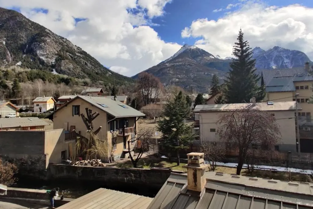 Maison Calme Independante Et Vue Sur Les Montagnes Briançon Francie